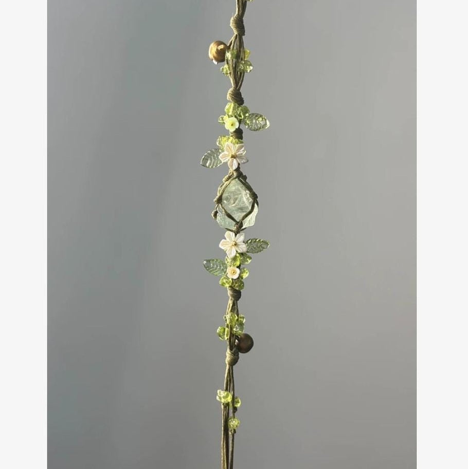 Grünes Fluorit-Makramee-Armband mit Blüten – Ansicht 3