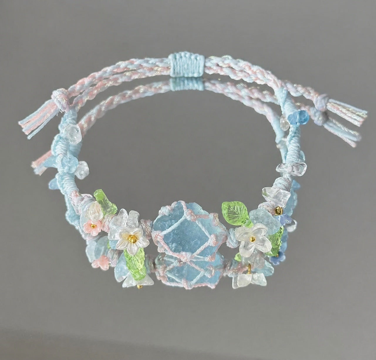 Aquamarin-Makramee-Armband in Pastelltönen – Ansicht 1