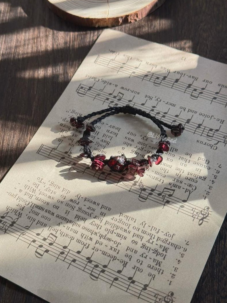 Dunkelrotes Granat-Makramee-Armband – Ansicht 2