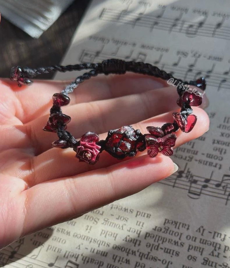 Dunkelrotes Granat-Makramee-Armband – Ansicht 3