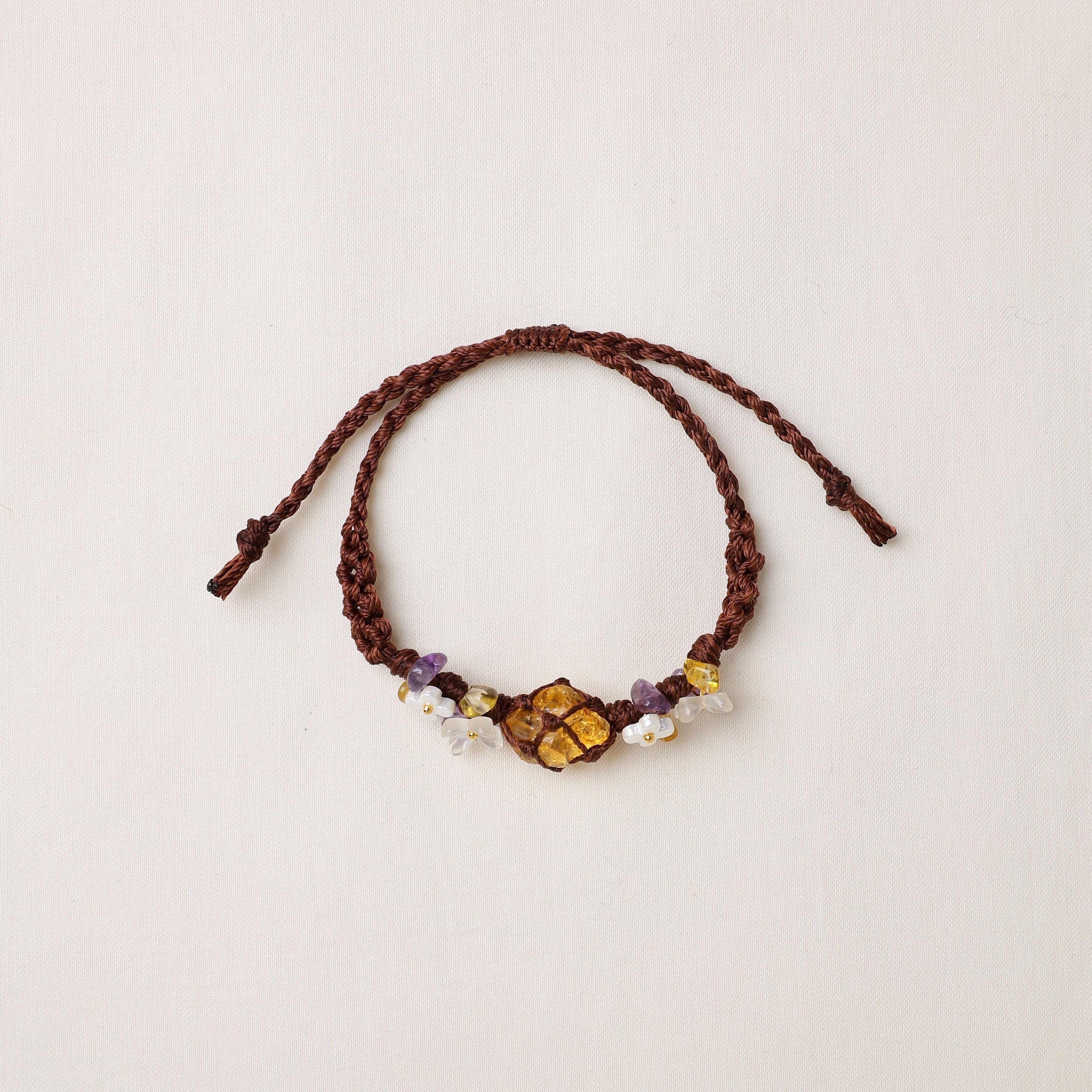 Citrin- und Bergkristall-Armband im Makramee-Stil – Ansicht 3