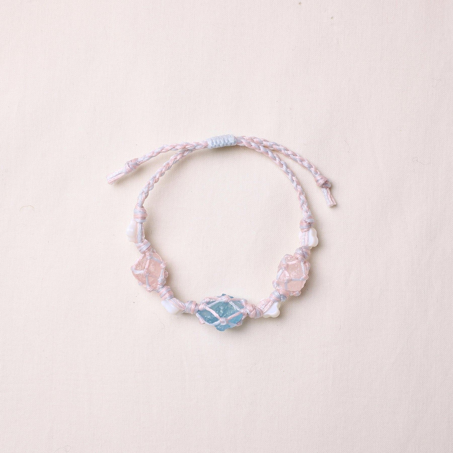 Aquamarin- und Rosenquarz-Armband mit Perlmuttkleeblatt – Ansicht 2